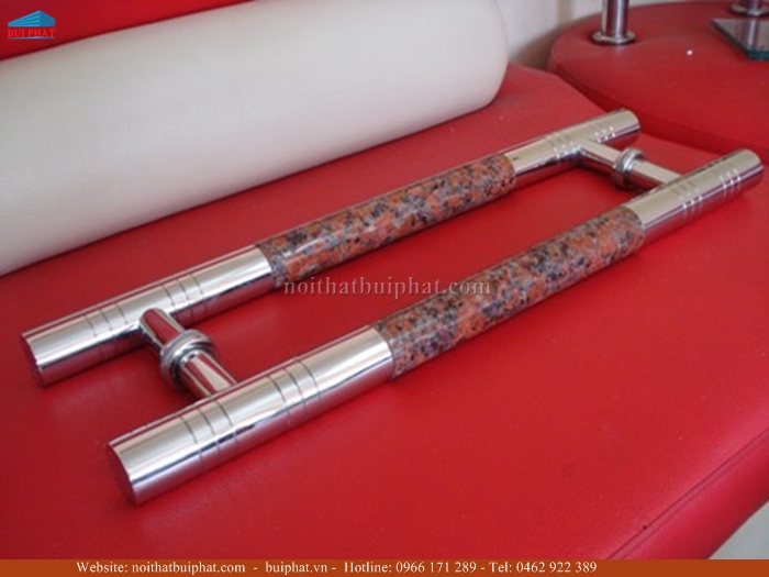 Tay nắm cửa kính