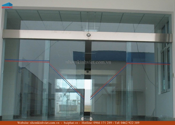 Cửa kính tự động