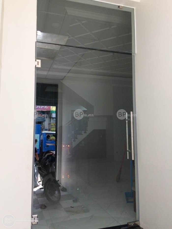 Thi công cửa kính tại số 368B Đường Số 8 Phường 11 HCM