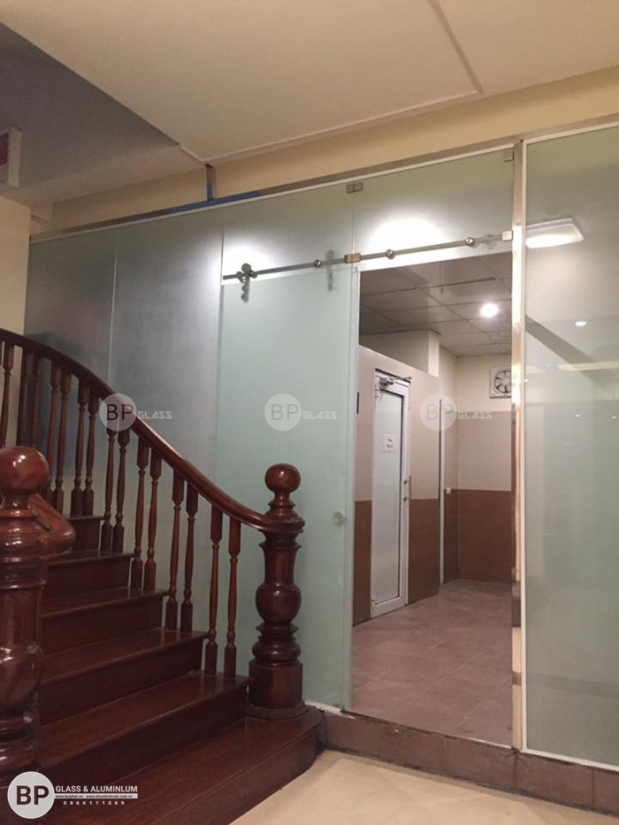 Lắp cửa kính, vách tắm kính, mái kính tại Văn Khê, Hà Đông