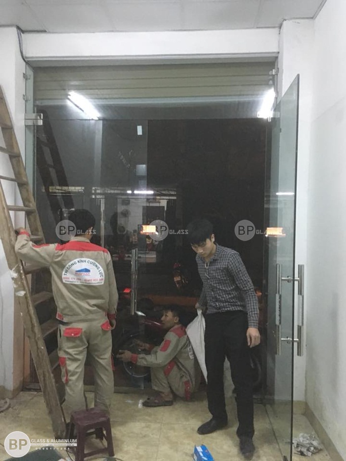 Cửa kính thủy lực số 52 Ngõ 51 Lương Khánh Thiện,