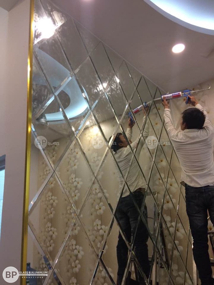 Lắp gương ghép ô trang trí cho Tổng công ty Trực Thăng VN