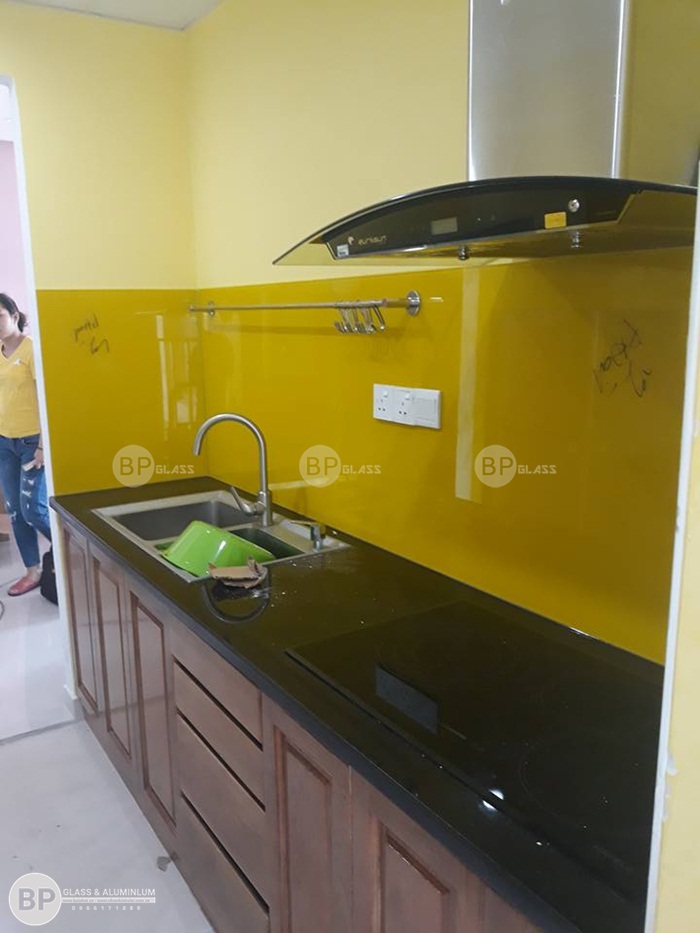 Lắp kính bếp đẹp cho tại chung cư Vista Verde, Quận 2, HCM