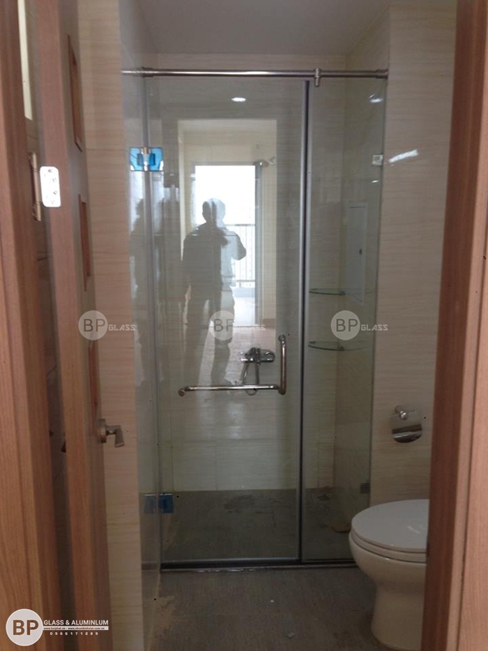 Lắp phòng tắm kính đẹp tại số 536 Minh Khai, Thanh Lương