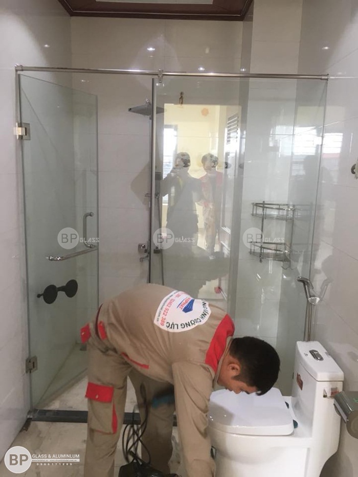 Thi công cabin kính tắm nhà chị Vân An Dương Vương Thi công cabin kính tắm nhà chị Vân An Dương Vương