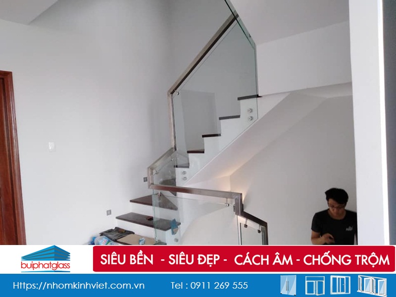 Lắp lan can cầu thang kính inox pass đơn tại Quận 9, TP HCM