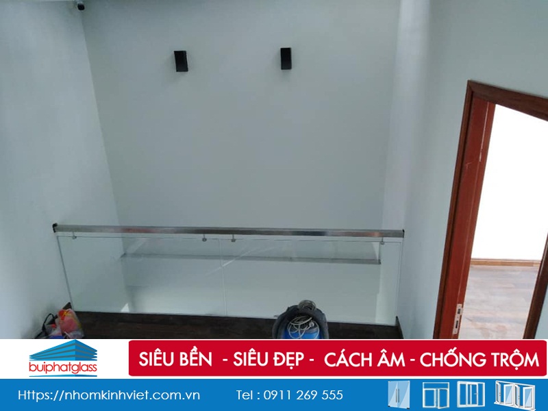 Lắp lan can cầu thang kính inox pass đơn tại Quận 9, TP HCM