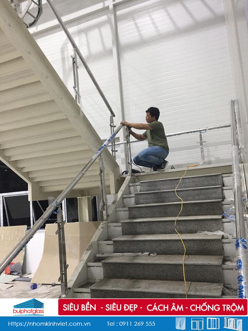 Công trình lan can cầu thang kính inox tại TP Hải Phòng