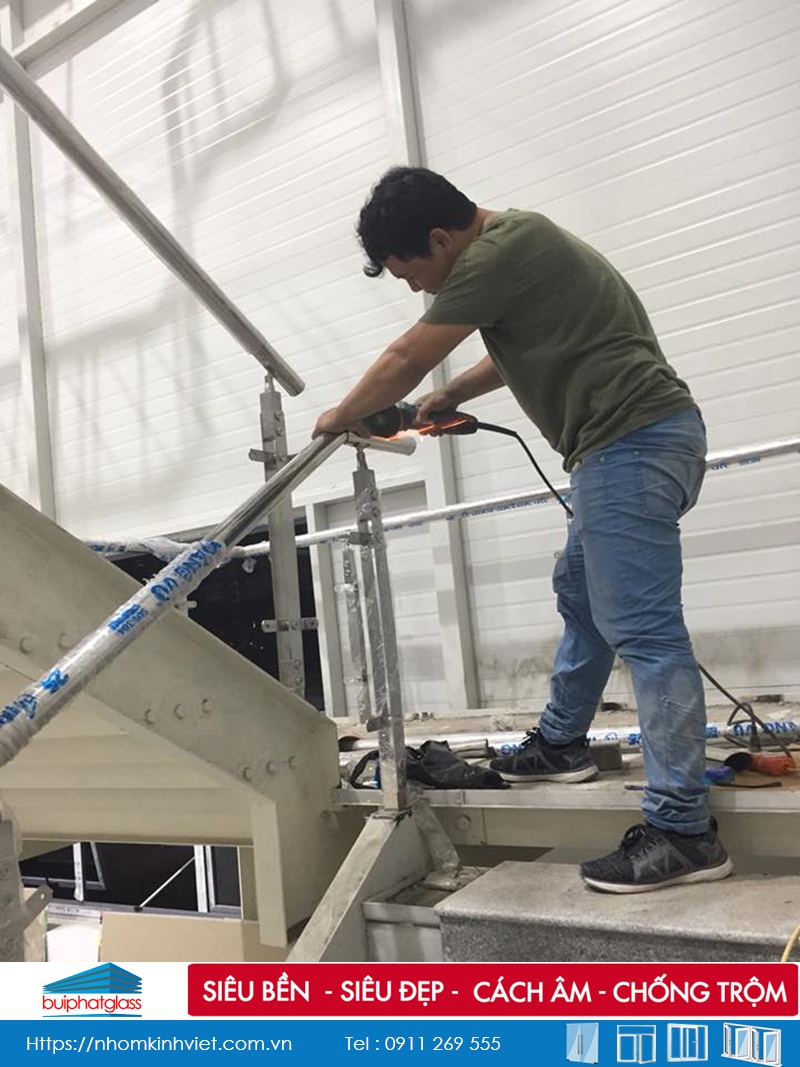 Công trình lan can cầu thang kính inox tại TP Hải Phòng