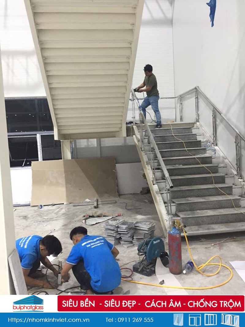 Công trình lan can cầu thang kính inox tại TP Hải Phòng