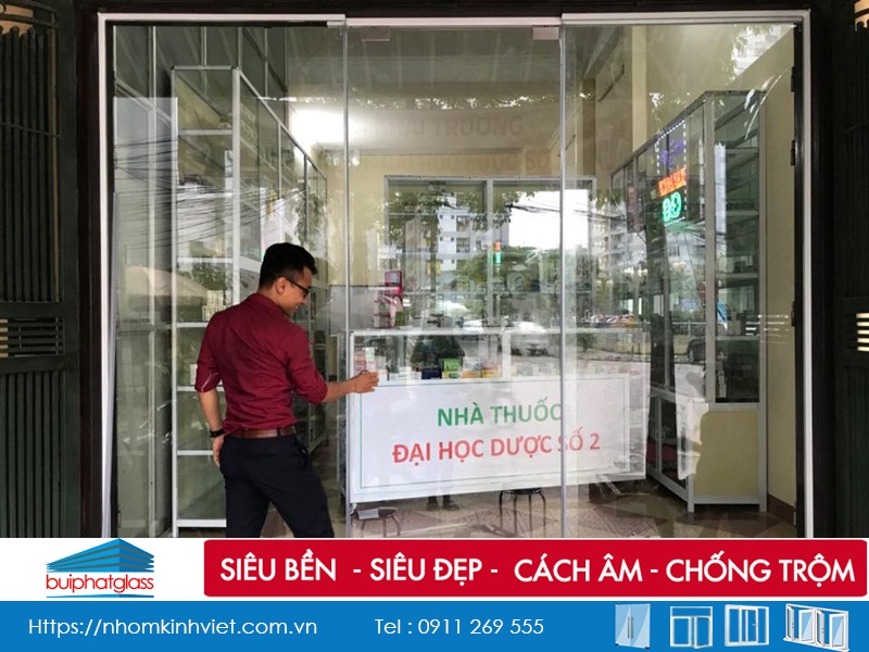 Lắp cửa kính quầy thuốc nhà a Tổng Ngõ 5 Lê Đức Thọ Mỹ Đình