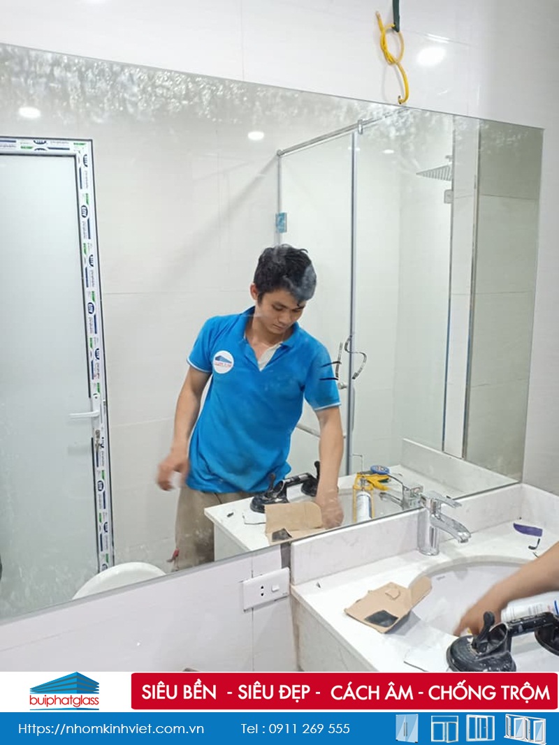 Lắp Cửa Kính, Gương, Vách tắm tại Ngõ 310 Nghi Tàm, Tây Hồ