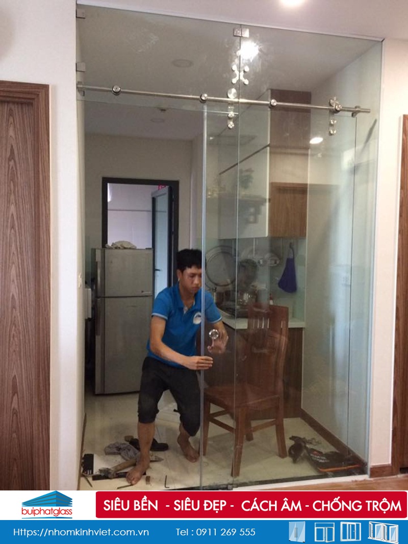 Lắp cửa kính lùa phòng bếp tại Tòa CT2 Ecogreen Nguyễn Xiển