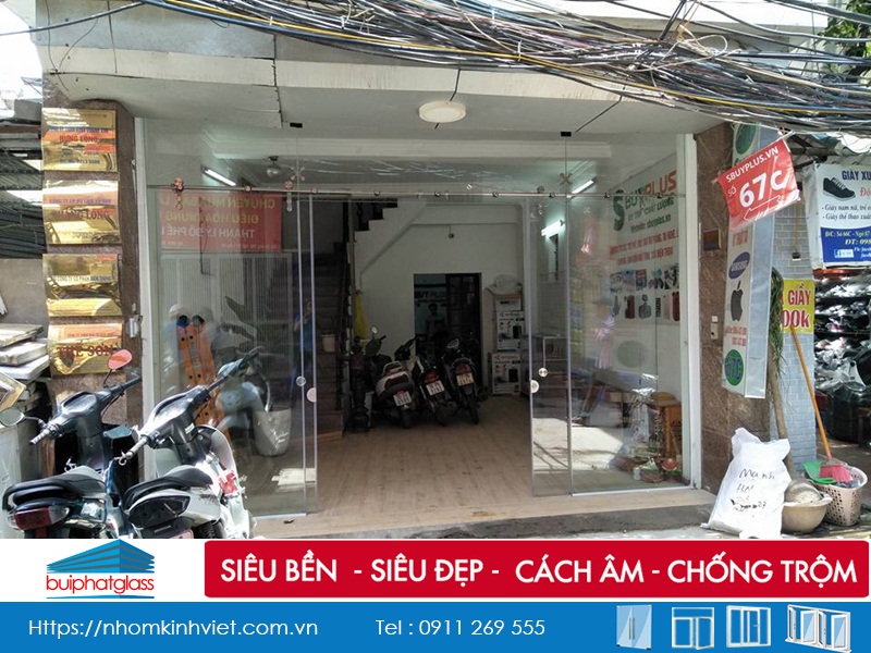 Lắp cửa kính cho cửa hàng nhà chị Liên Tại Láng Hạ, Đống Đa