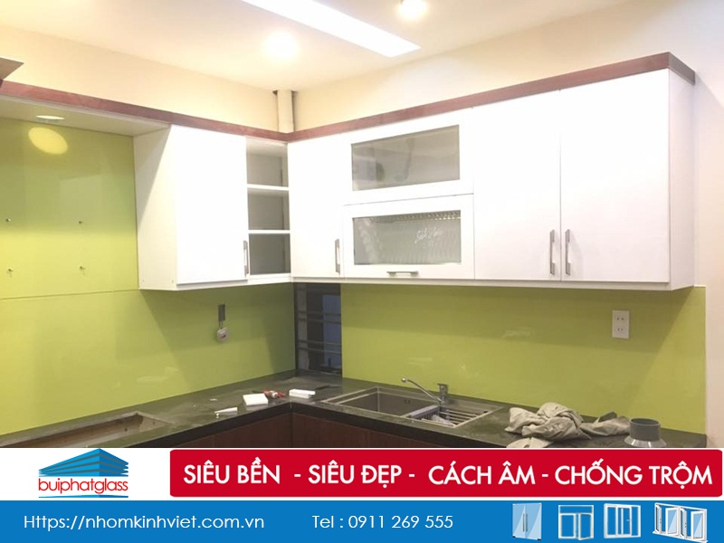 Công trình cửa lùa, kính bếp, cầu thang tại hầm Kim Liên