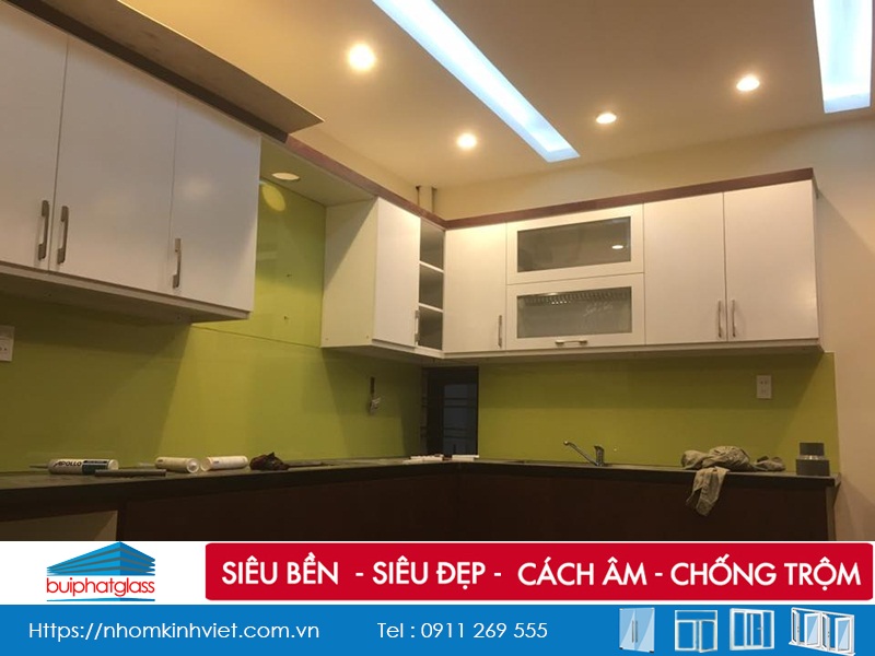 Công trình cửa lùa, kính bếp, cầu thang tại hầm Kim Liên
