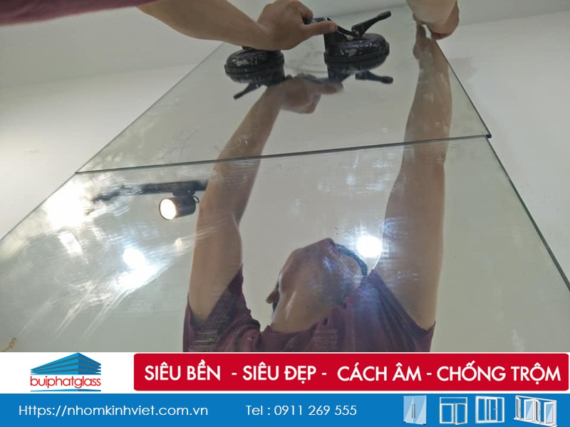 Công trình cửa kính thủy lực và gương tại 117 Thái Hà