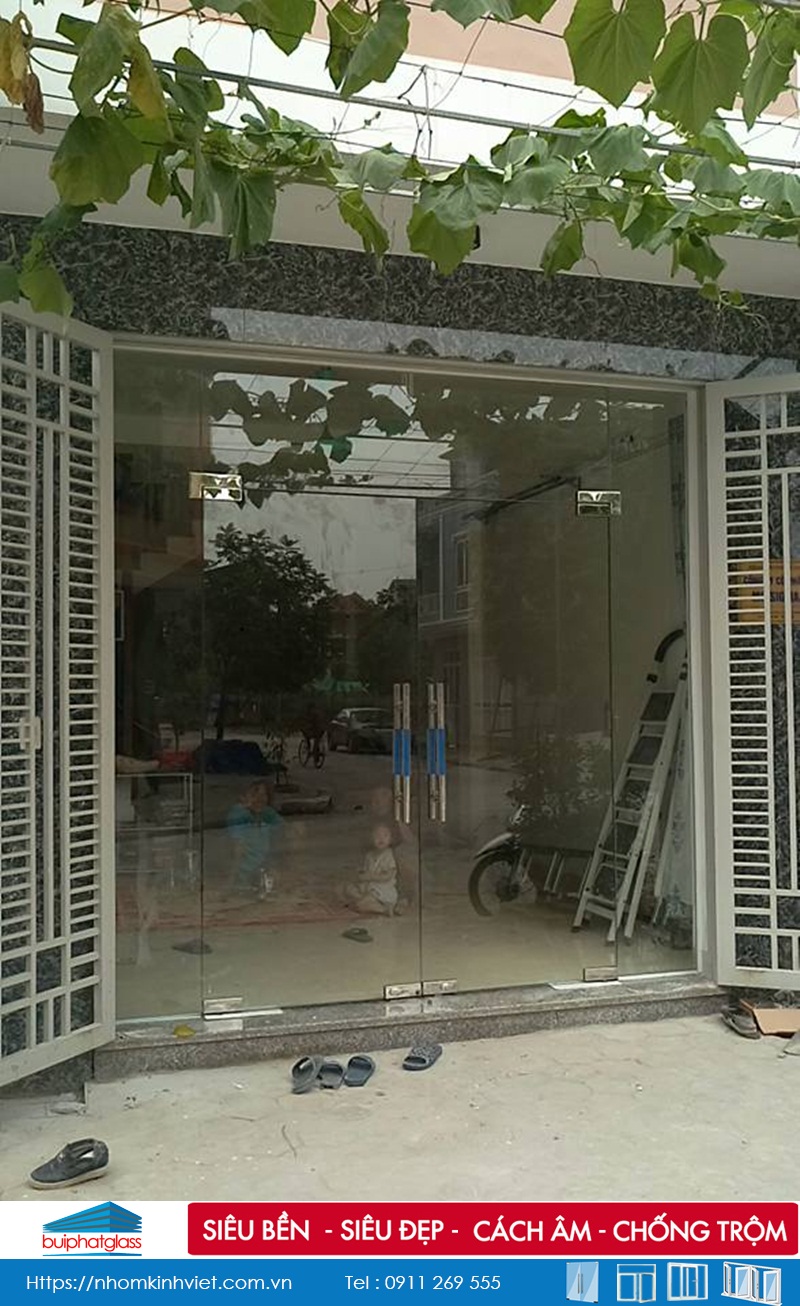 Thi công cửa kính thủy lực bản lề sàn tại Đô Nghĩa, Cầu Giấy