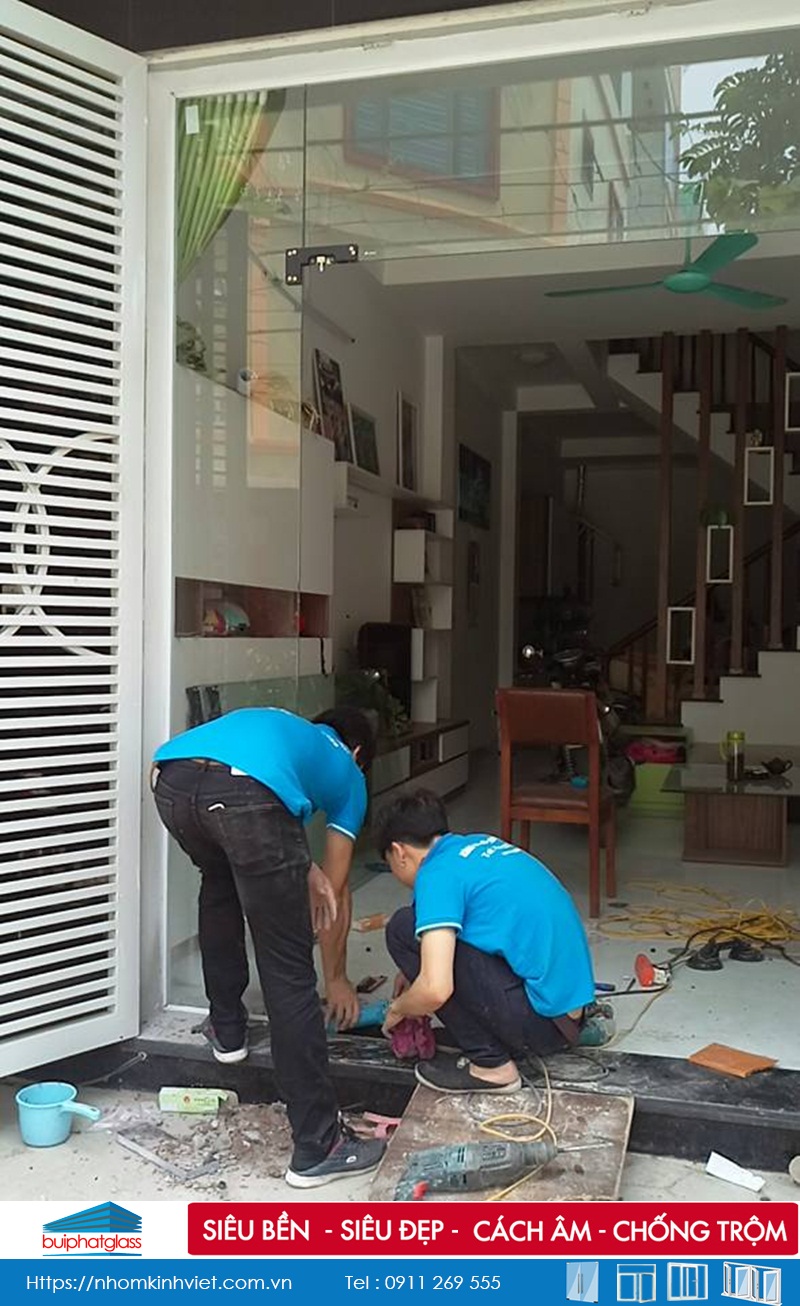 Thi công cửa kính thủy lực bản lề sàn tại Đô Nghĩa, Cầu Giấy
