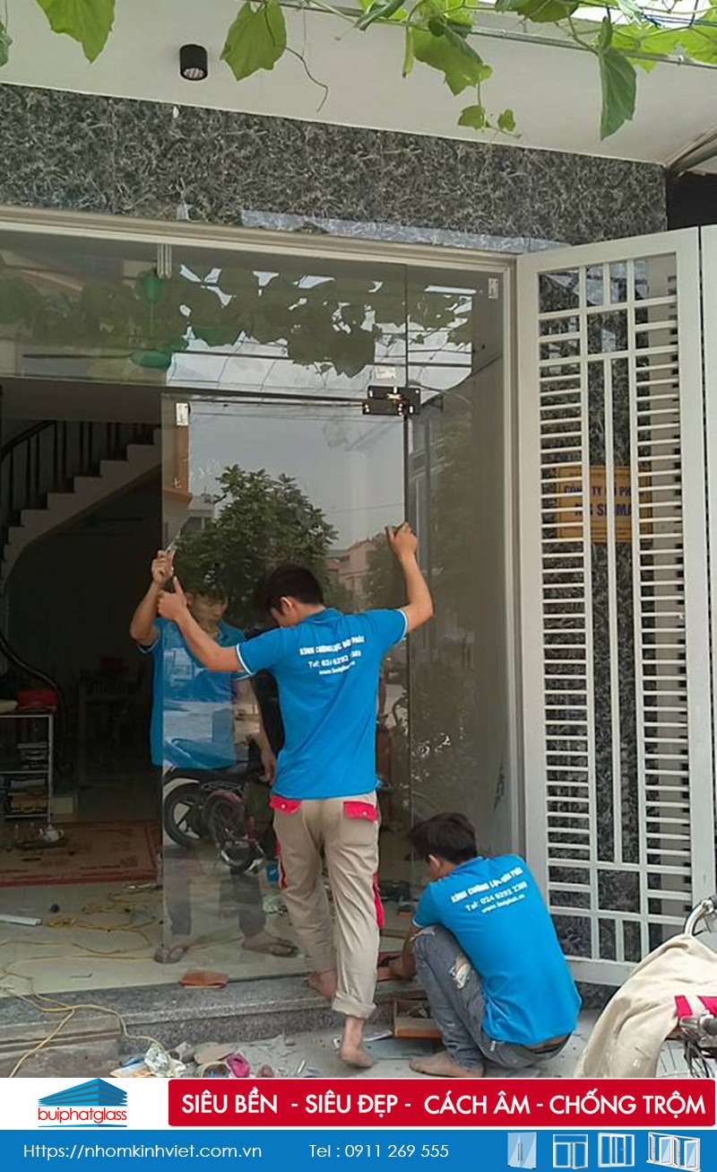 Thi công cửa kính thủy lực bản lề sàn tại Đô Nghĩa, Cầu Giấy
