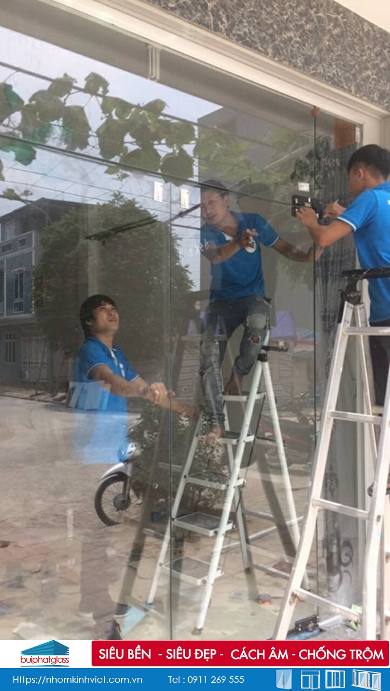 Thi công cửa kính thủy lực bản lề sàn tại Đô Nghĩa, Cầu Giấy