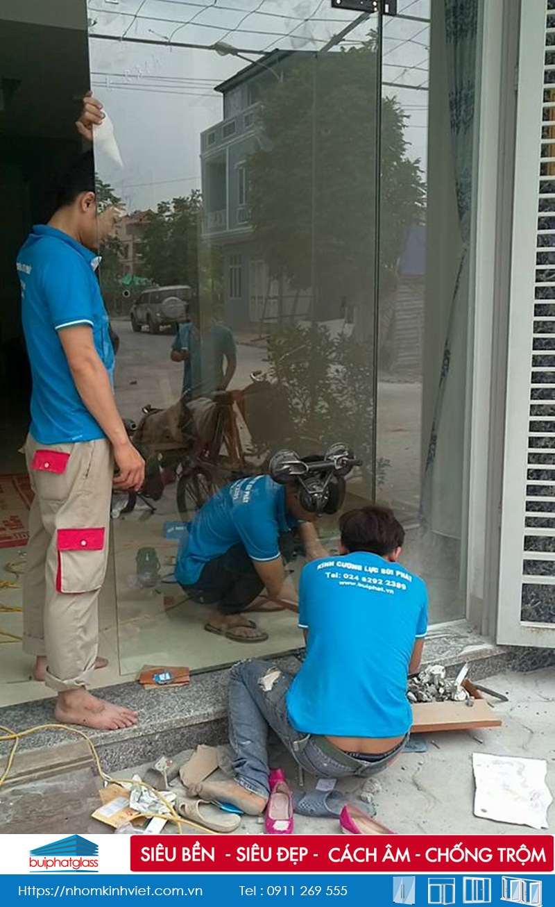 Thi công cửa kính thủy lực bản lề sàn tại Đô Nghĩa, Cầu Giấy