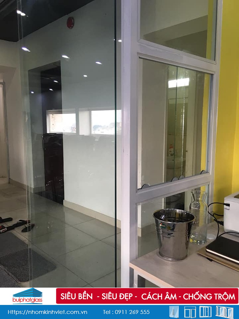 Thi công cửa kính tự động đóng mở tại Võ Văn Tần, Quận 3