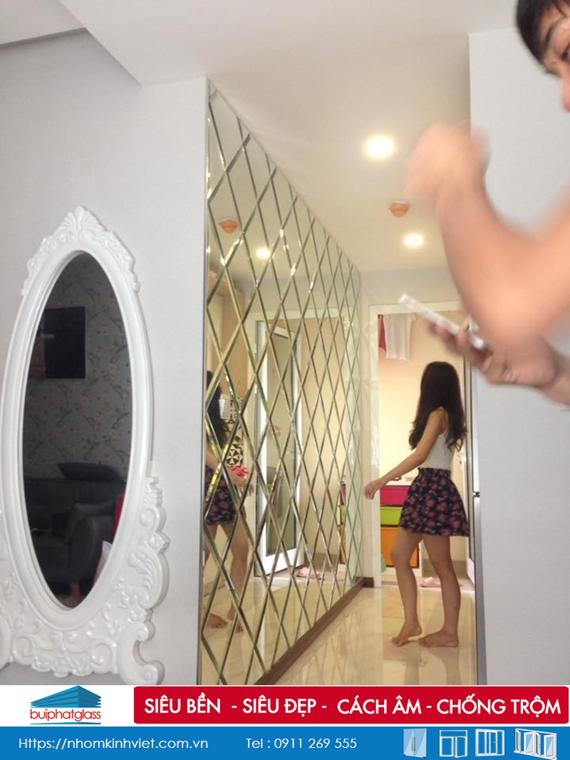 Gương nghệ thuật trang trí nhà chị Phương Chung cư Hòa Bình