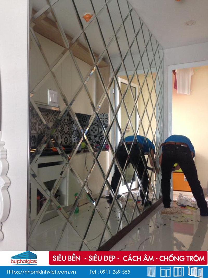 Gương nghệ thuật trang trí nhà chị Phương Chung cư Hòa Bình
