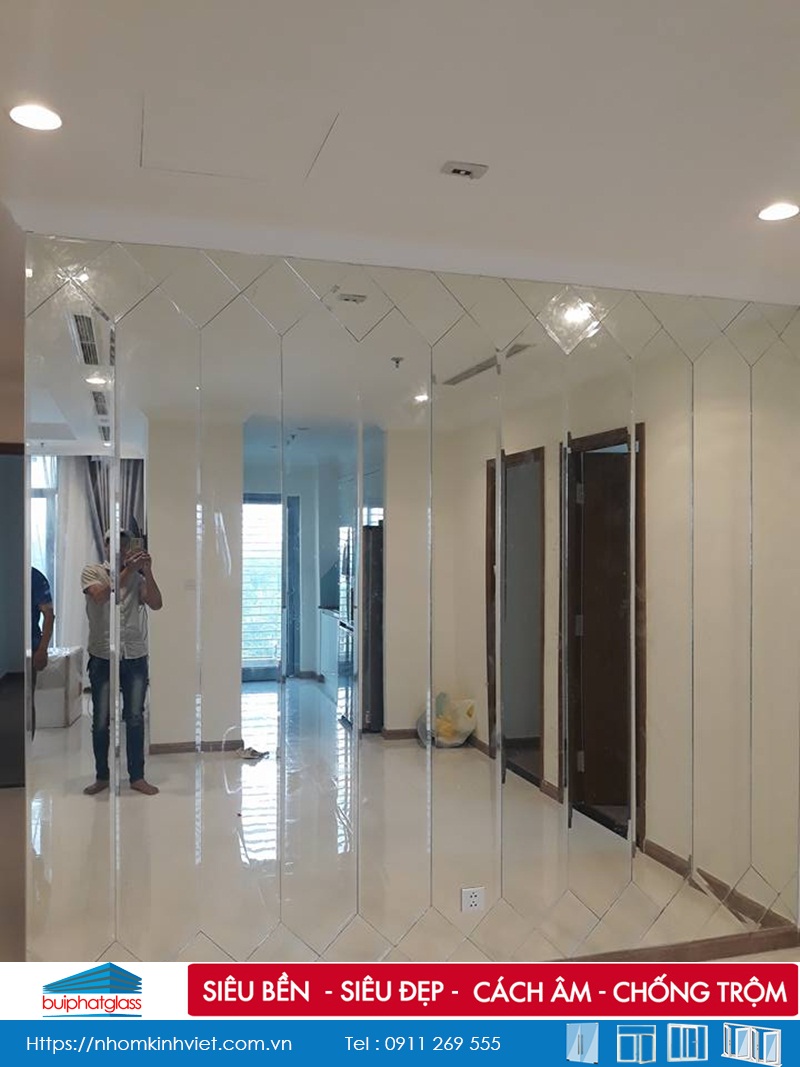 Gương nghệ thuật phòng khách tại Tân Cảng Bình Thạnh
