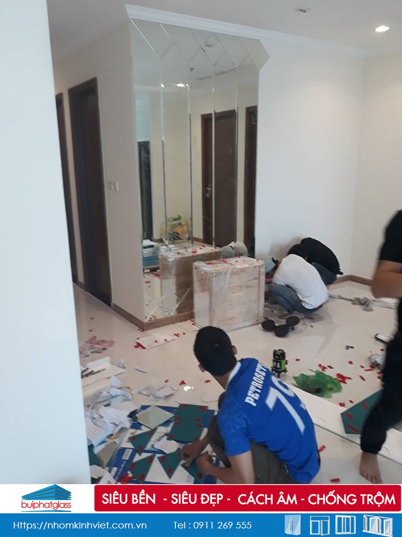 Gương nghệ thuật phòng khách tại Tân Cảng Bình Thạnh