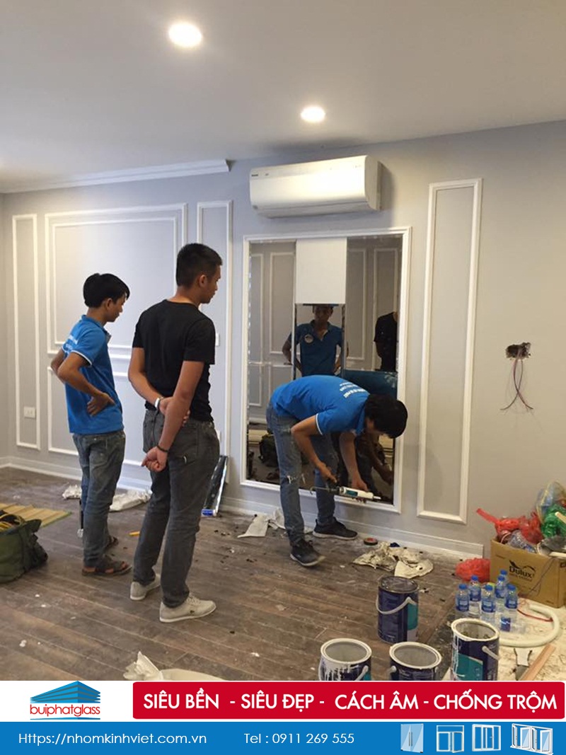Lắp gương trang trí nhà anh Hiếu Tòa Garden Hill Trần Bình