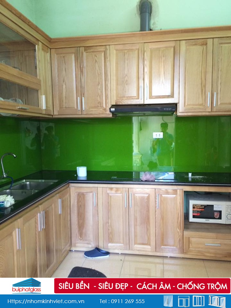 Kính bếp màu xanh lắp cho nhà anh Đê Kđt Nam An Khánh