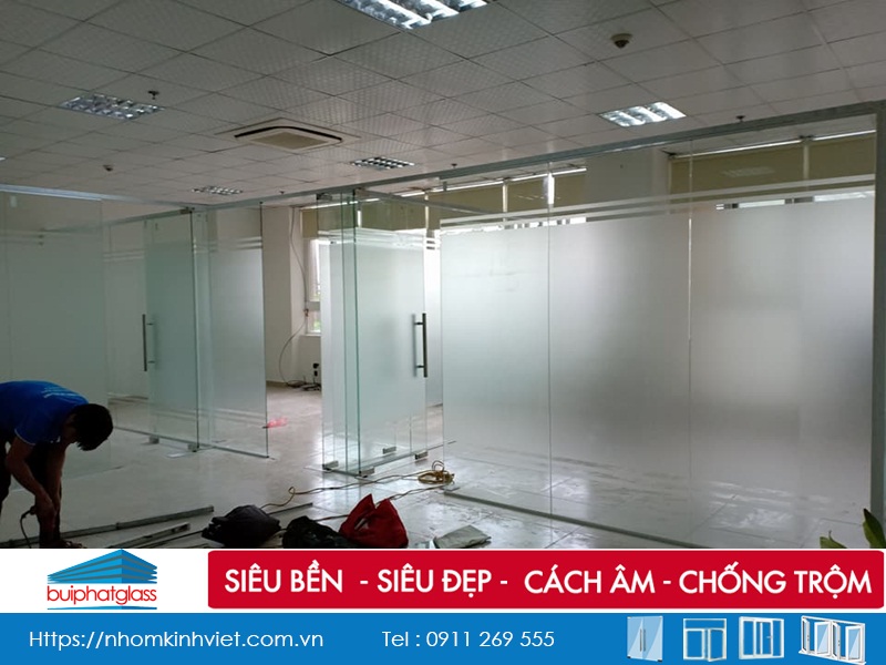 Thi công vách kính văn phòng tại Đức An 289 Khuất Duy Tiến