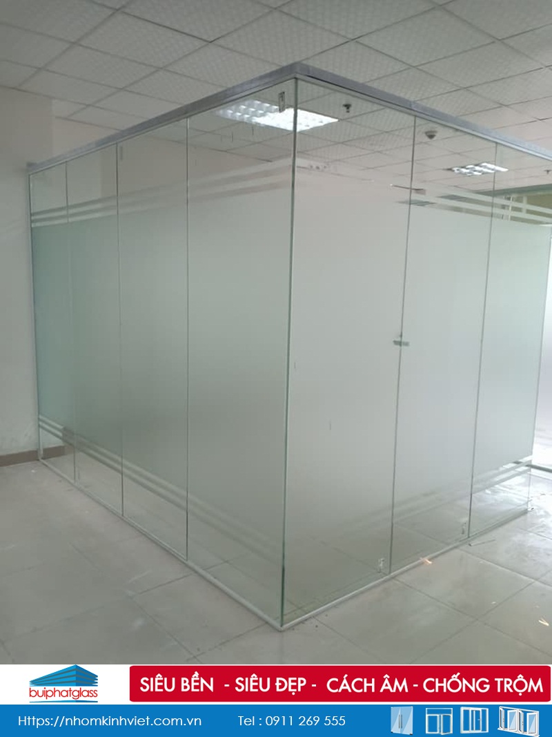 Thi công vách kính văn phòng tại Đức An 289 Khuất Duy Tiến
