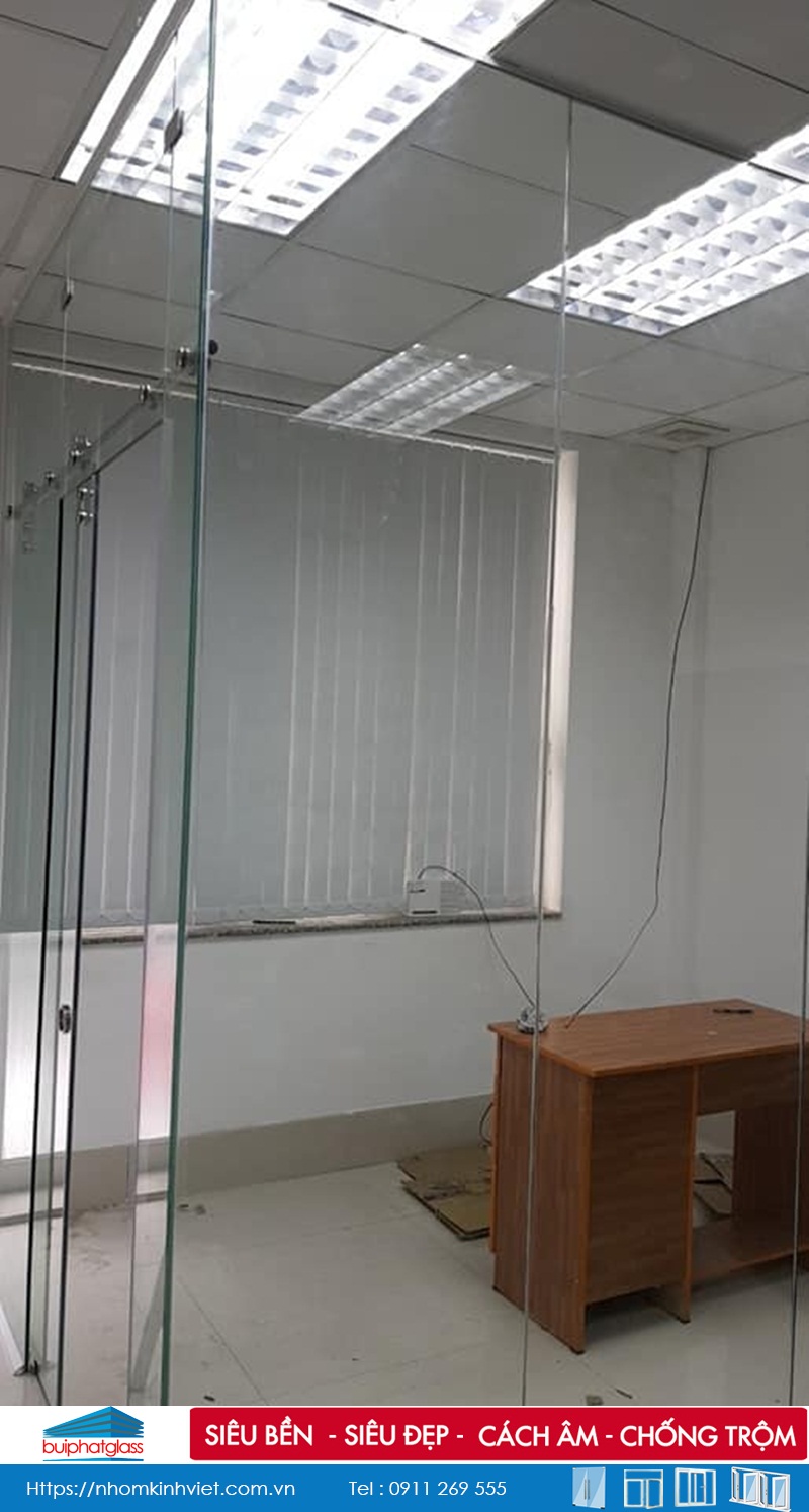 Công trình vách kính chống nóng tại khu B R6 Royal City 