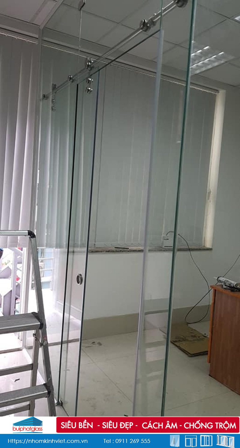 Công trình vách kính chống nóng tại khu B R6 Royal City 