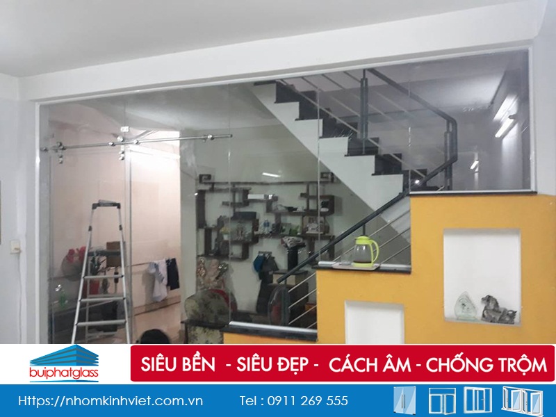 Vách ngăn kính cửa lùa lắp tại Trần Xuân Soạn Quận 7, HCM