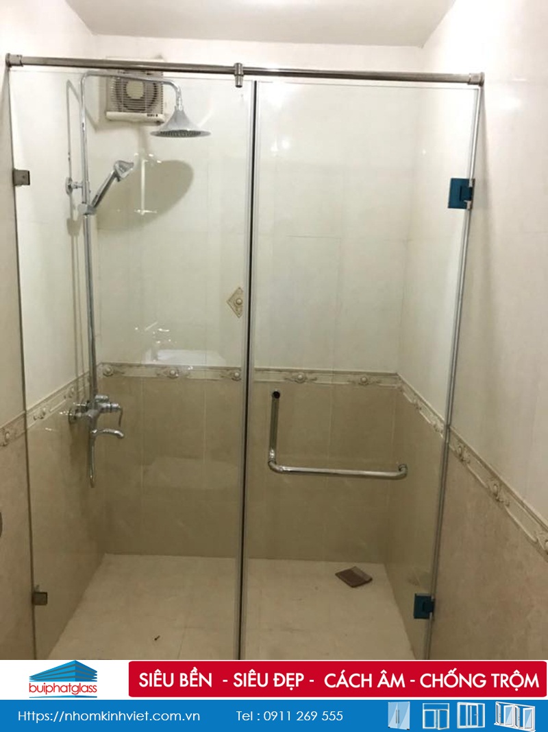 Thi công phòng tắm kính tại Tòa CT2 VIMECO Nguyễn Chánh 