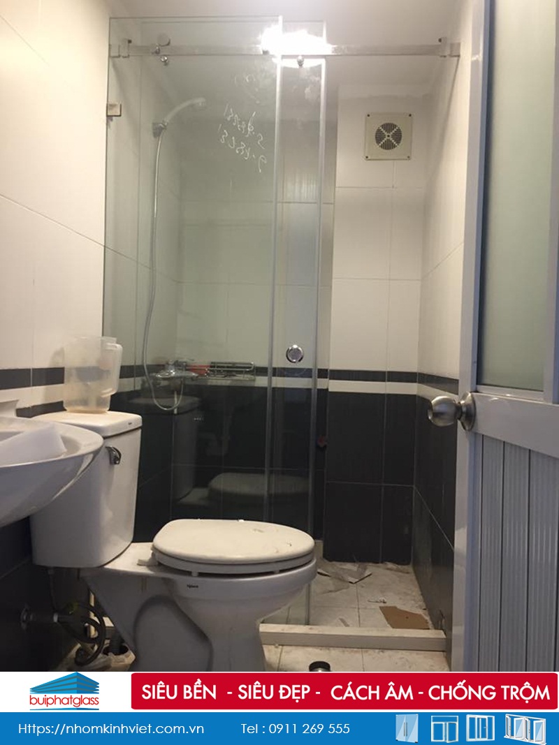 Lắp vách tắm kính lùa 10x30 cho Anh Việt Hoàng Hoa Thám