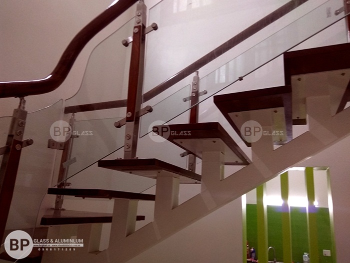 Xương cá với thép hộp được thiết kế chắc chắn Xương cá với thép hộp được thiết kế chắc chắn
