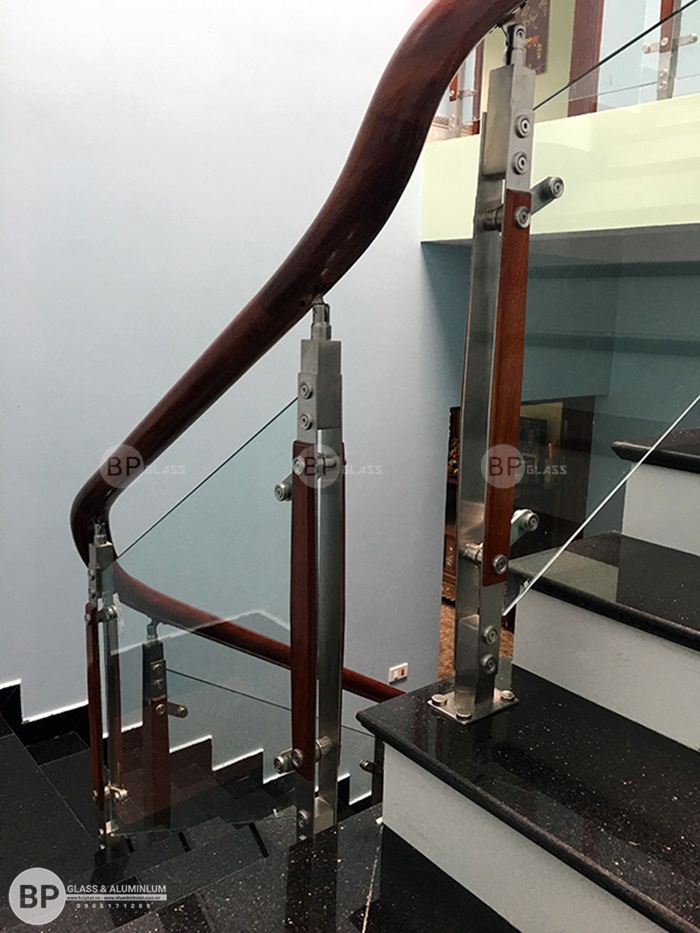 Sử dụng chân trụ inox 304 với 2 nẹp gỗ sang trọng dùng Nam Châm test thoải mái Sử dụng chân trụ inox 304 với 2 nẹp gỗ sang trọng dùng Nam Châm test thoải mái