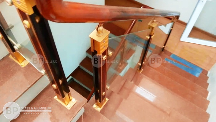 Chân trụ được lắp đắp với khoảng cách hợp lý