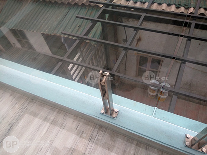 Sử dụng trụ thấp kép 304 chắc chắn Sử dụng trụ thấp kép 304 chắc chắn
