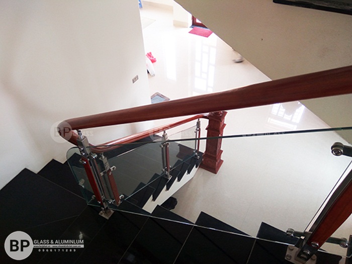 Tay vịn gỗ lim Nam Phi uốn lượn chắc chắn