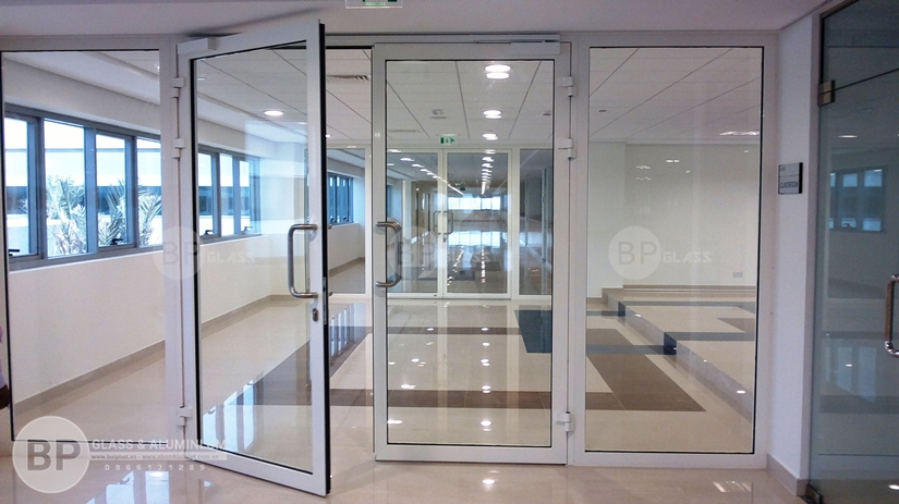 cửa nhôm kính giá, cửa nhôm