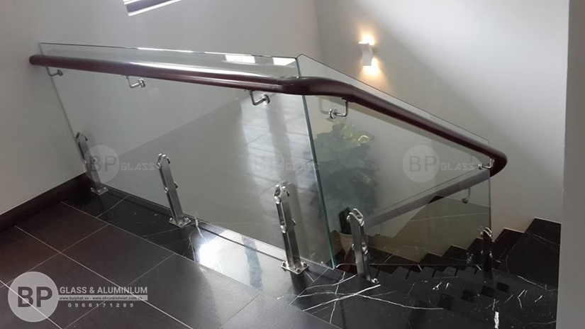 cầu thang kính cường lực , cầu thang kính hiện đại cầu thang kính cường lực , cầu thang kính hiện đại