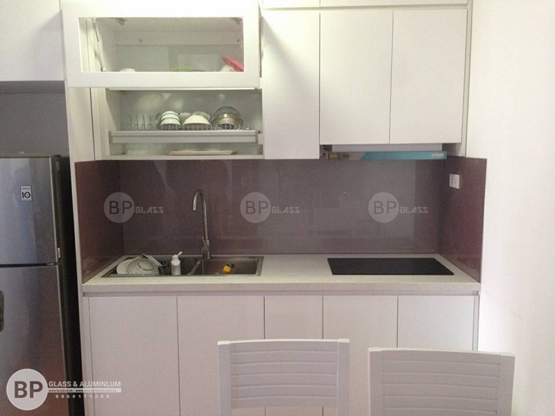 Lắp kính ốp bếp màu ghi đẹp tại CT8 Dương Nội