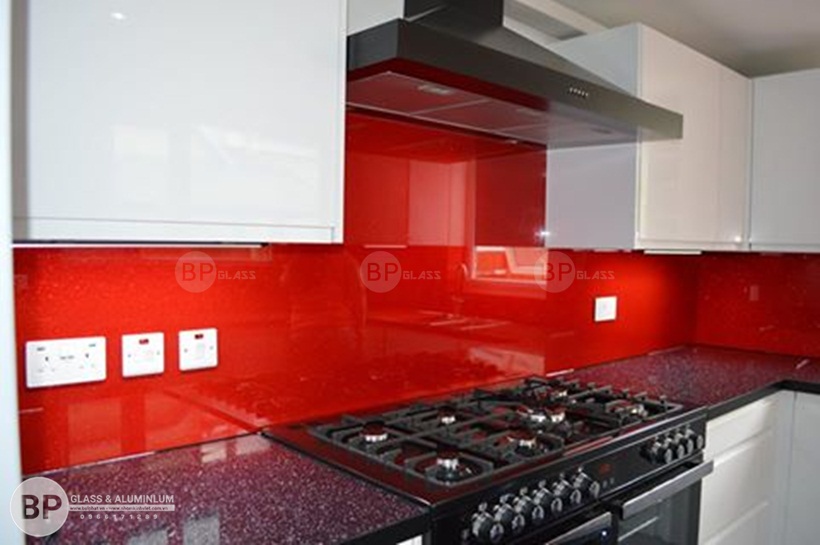 kính ốp bếp, kính bếp màu đỏ